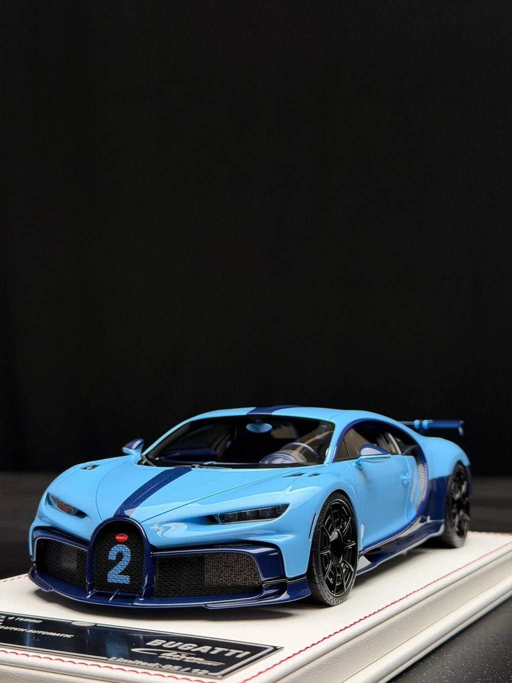 Bugatti Chiron Pur Sport (Two Tone Blue) 1:18 scale