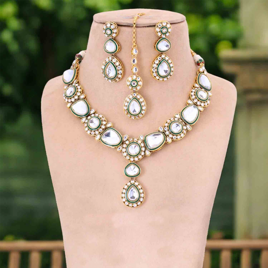 Ivory Ghurmita Kundan Jewellery Set